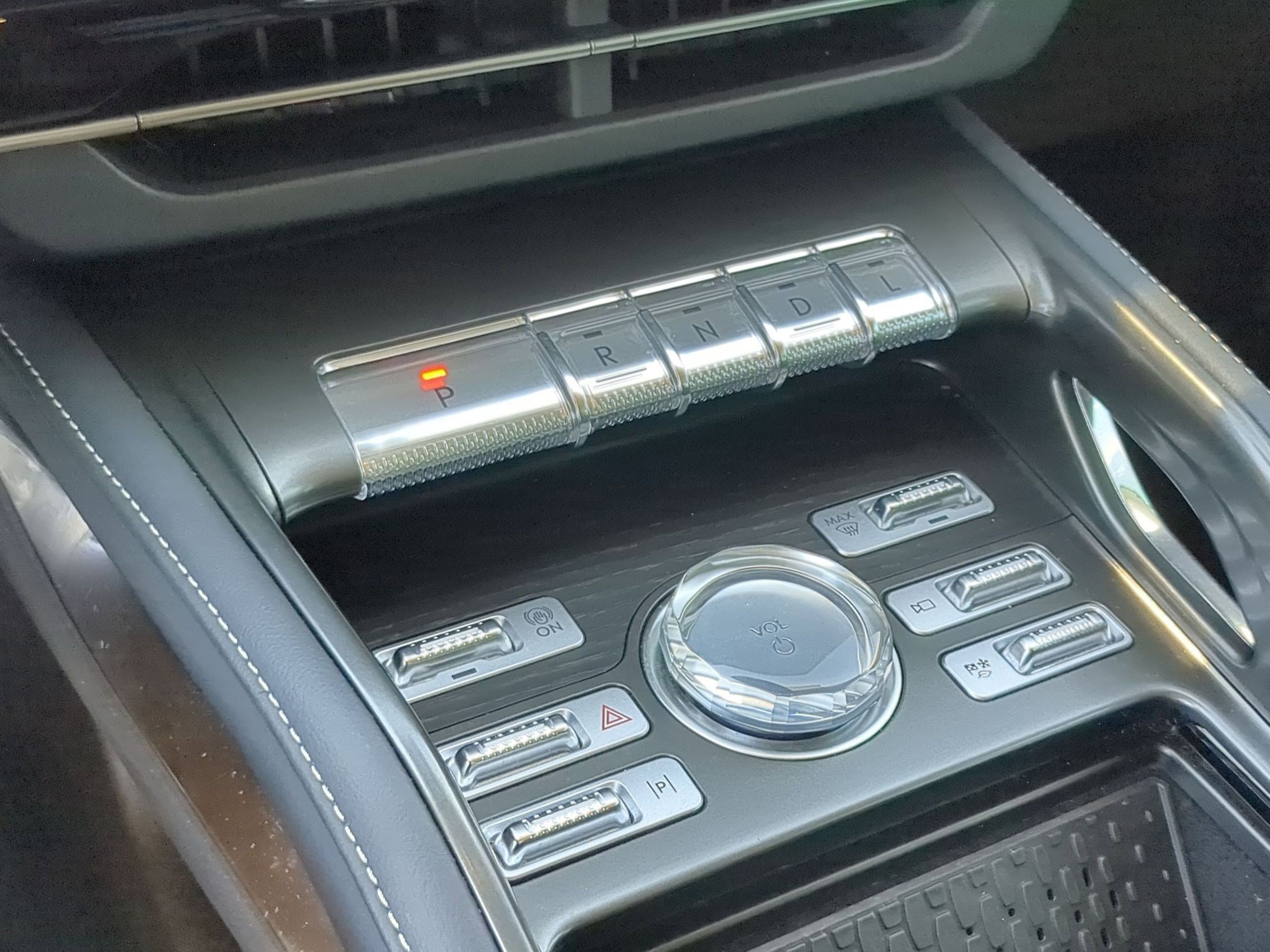 Used 2024 Lincoln Nautilus Reserve AWD/4WD image 25