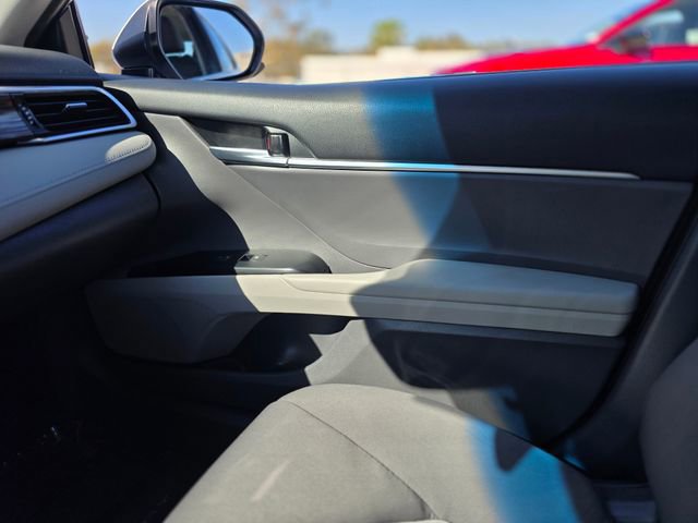 Used 2018 Toyota Camry LE image 24