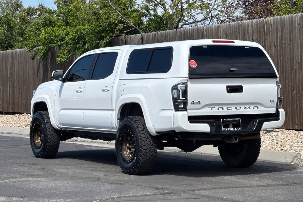 Used 2017 Toyota Tacoma SR5 w/ Tow Package AWD/4WD image 6