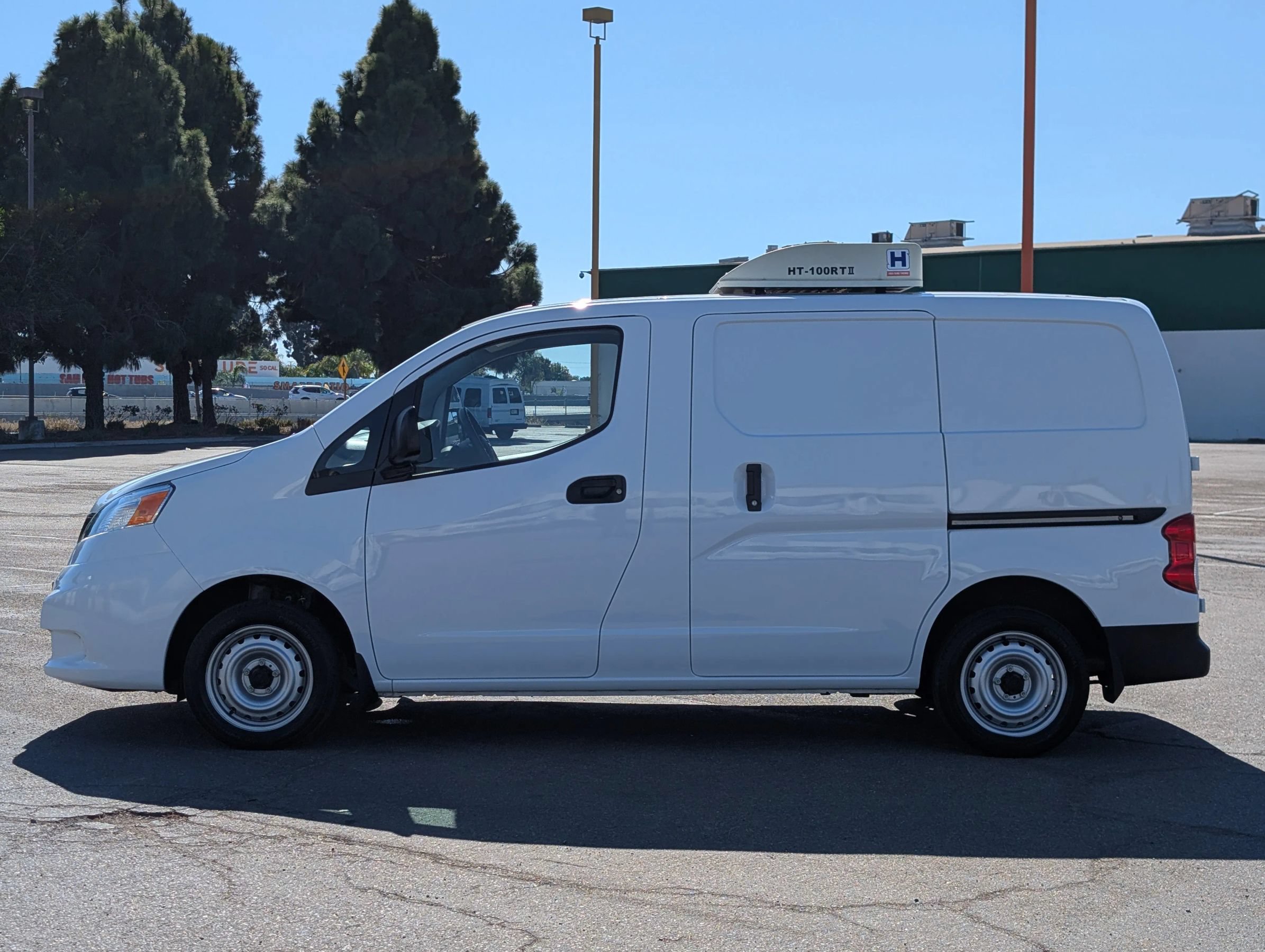 Used 2021 Nissan NV200 S FWD image 4