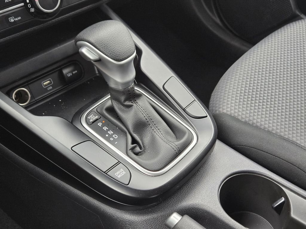 Certified 2025 Kia Soul LX w/ LX Technology Package FWD image 9