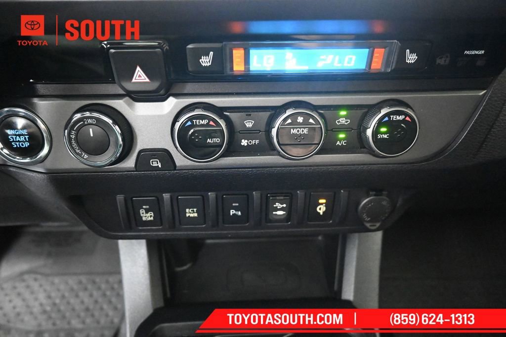 Used 2016 Toyota Tacoma TRD Off-Road AWD/4WD image 18