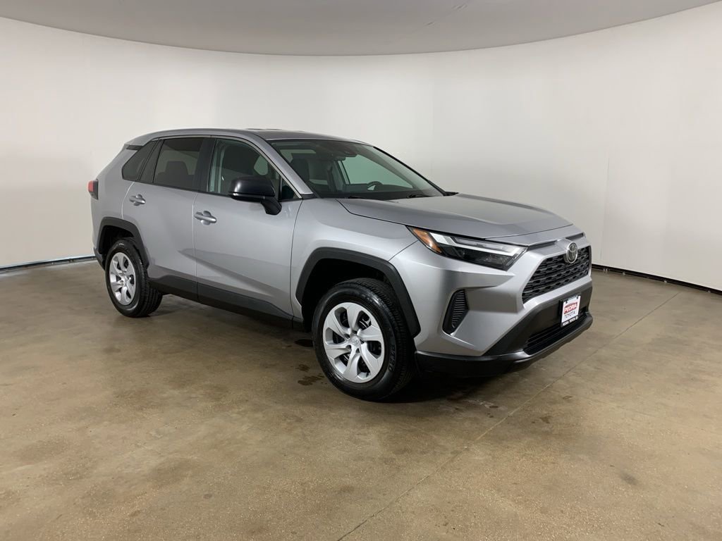 Used 2024 Toyota RAV4 LE image 5