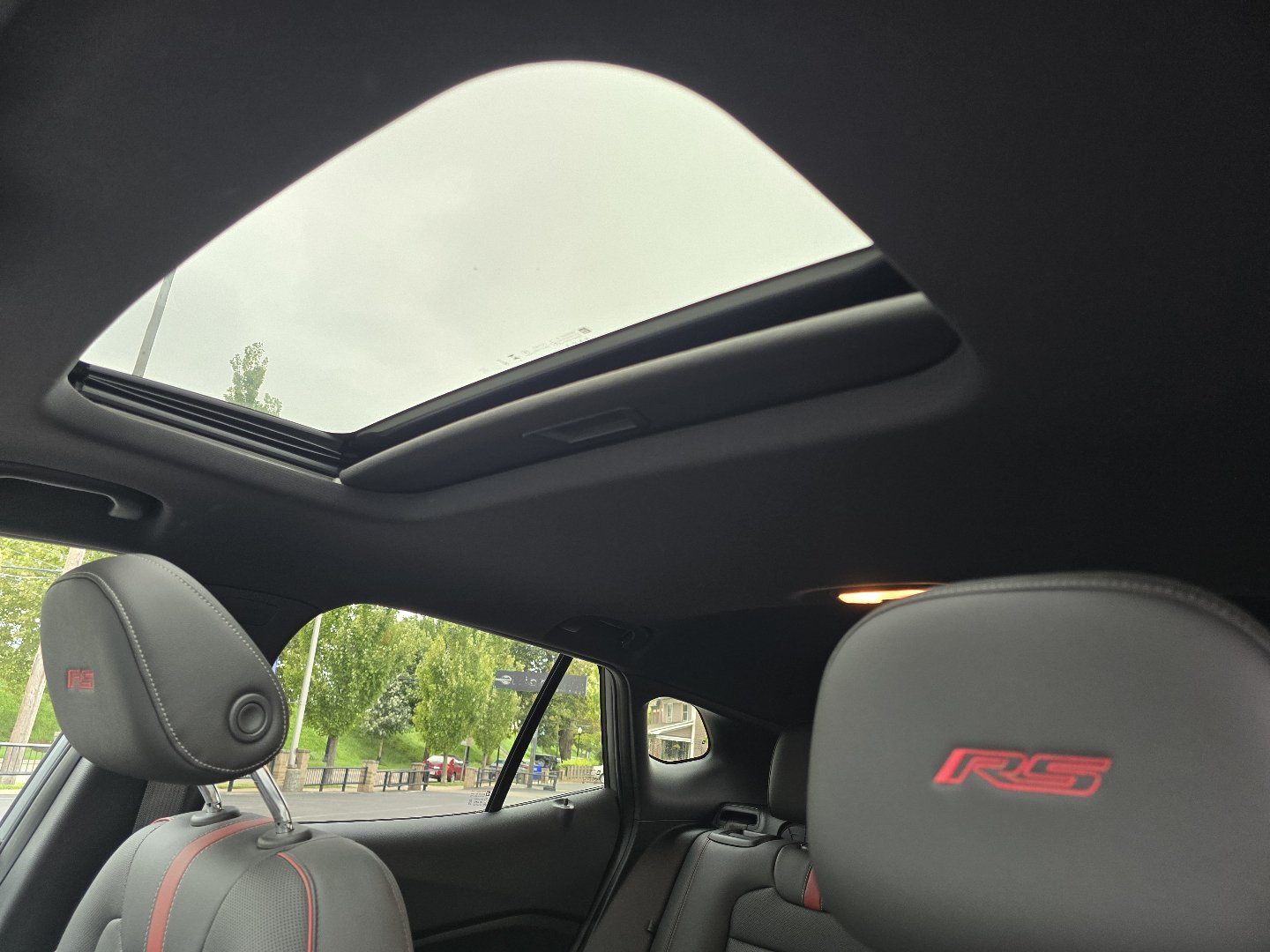 Certified 2024 Chevrolet Trax RS w/ Sunroof Package FWD image 4