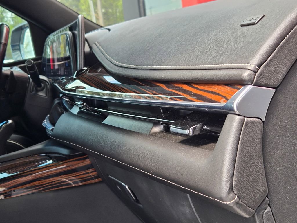 Used 2021 Cadillac Escalade ESV Premium Luxury image 33