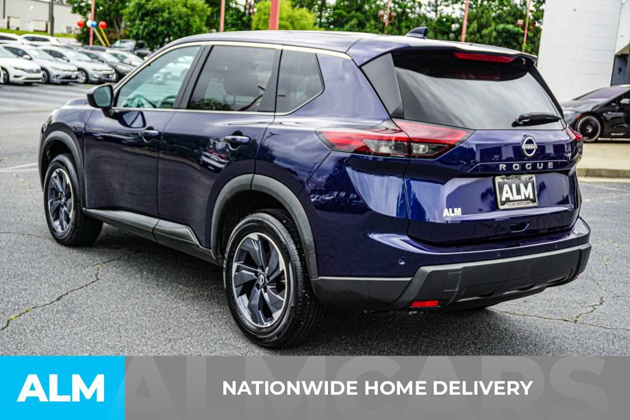 Used 2026 Nissan Rogue SV FWD image 4