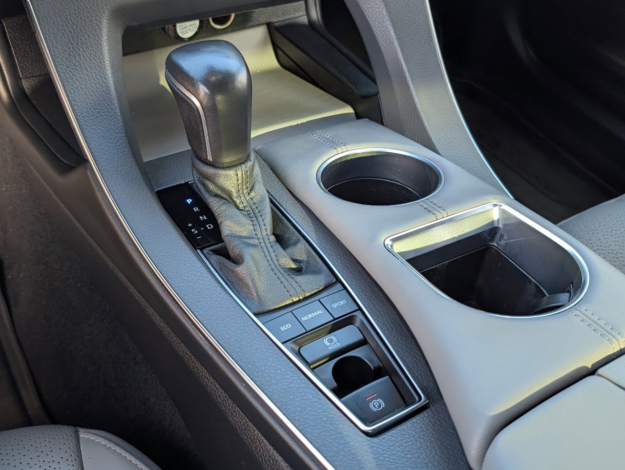 Used 2022 Toyota Avalon Limited w/ Advanced Safety Package image 16