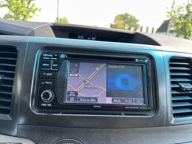 Used 2013 Toyota Sienna XLE FWD image 11