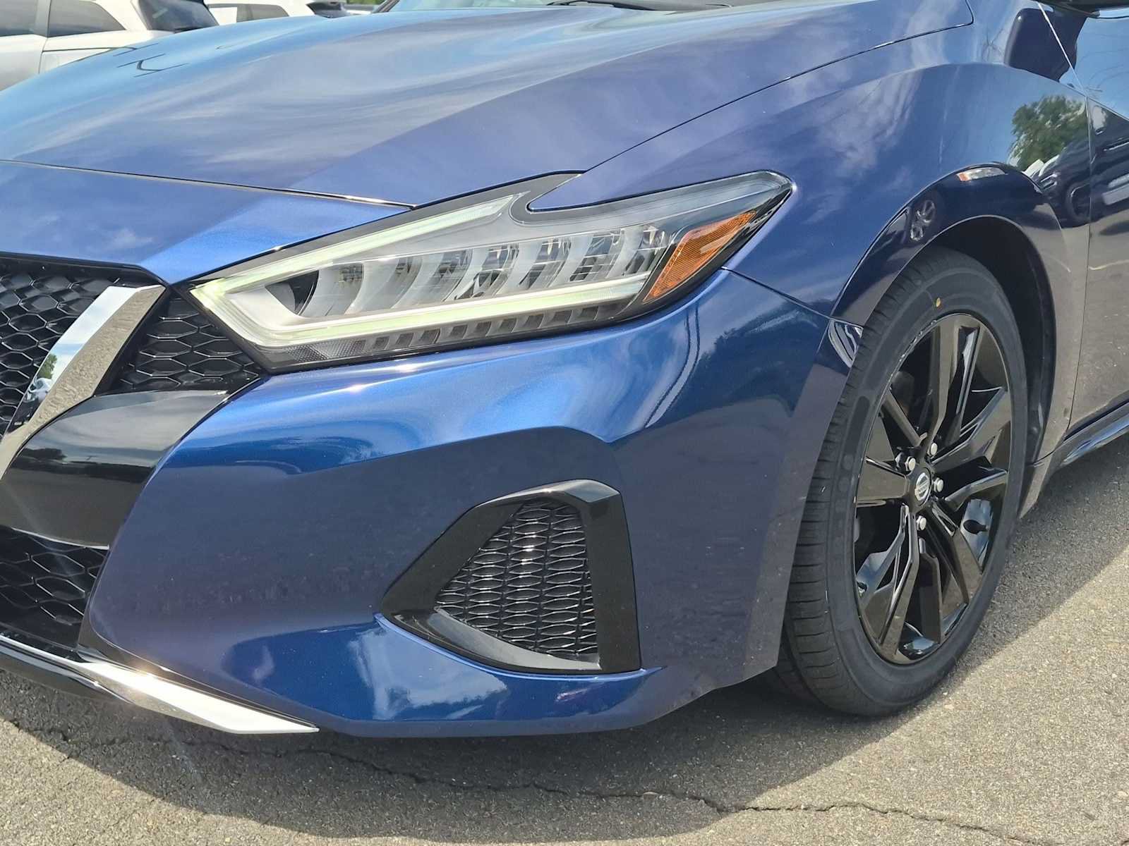 Used 2019 Nissan Maxima 3.5 SV w/ Floor Mat Group FWD image 11