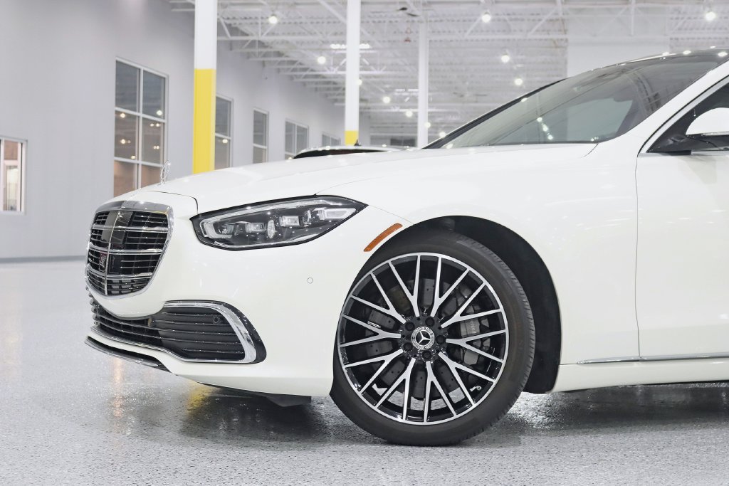 Used 2022 Mercedes-Benz S 580 4MATIC Sedan image 2