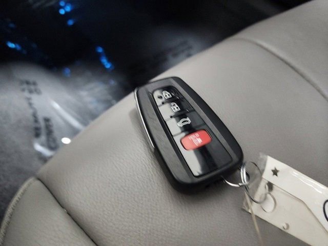 Used 2024 Toyota Camry XLE w/ Cold Weather Package image 35