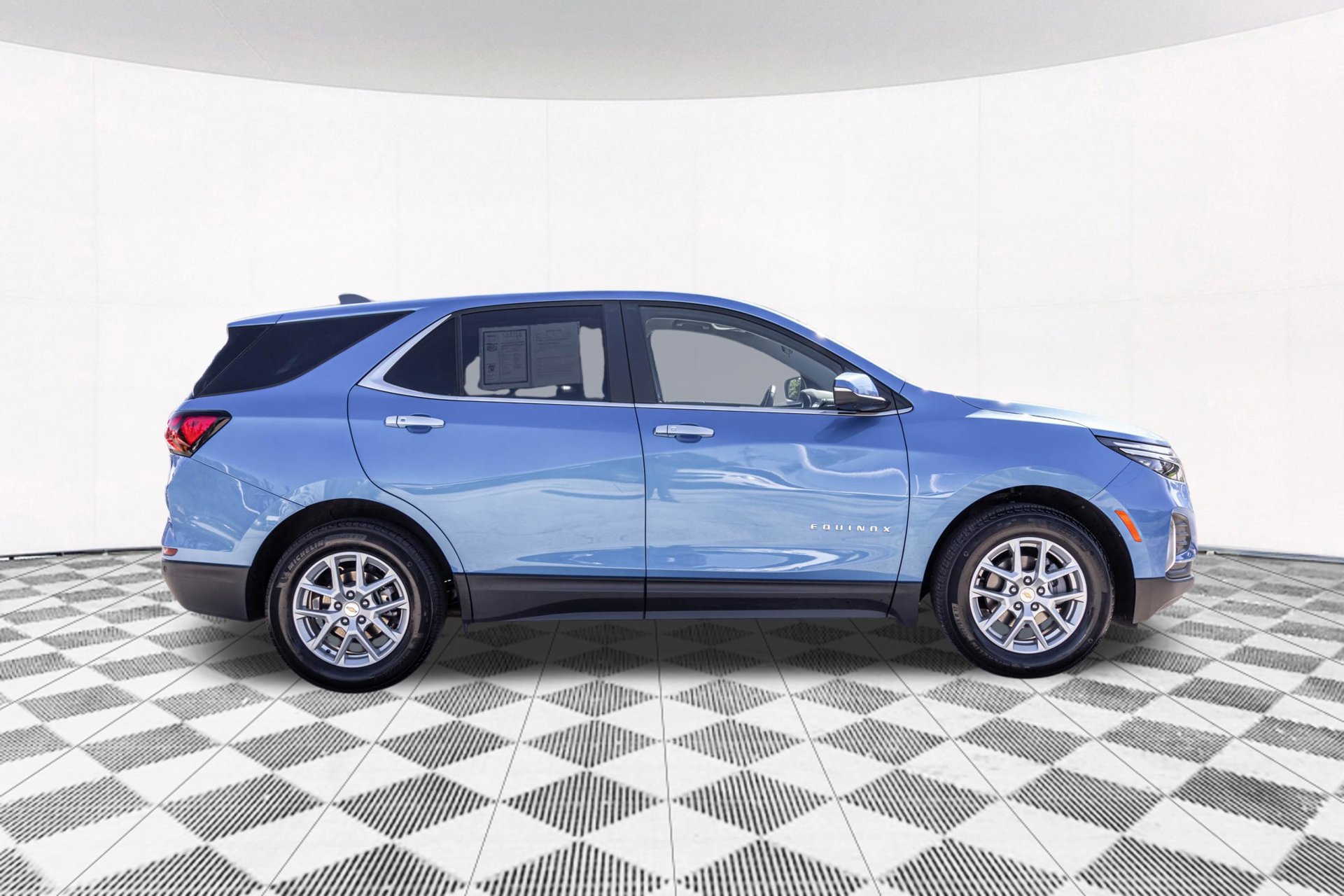 Used 2024 Chevrolet Equinox LT FWD image 21