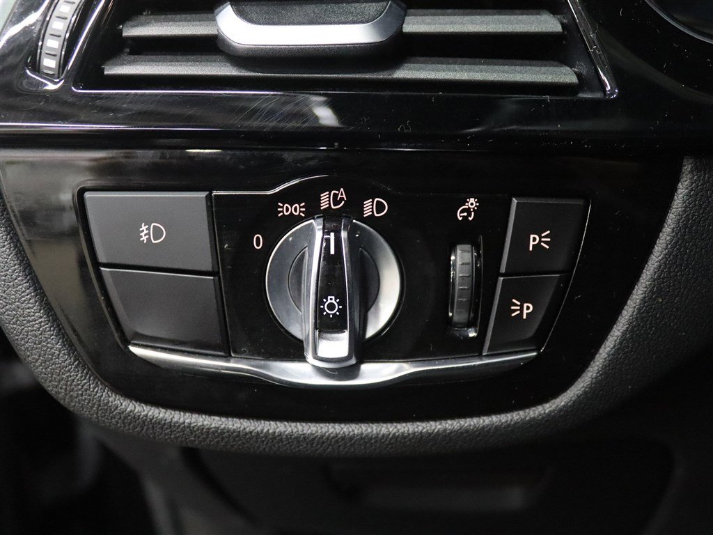 Used 2018 BMW 530i xDrive image 40