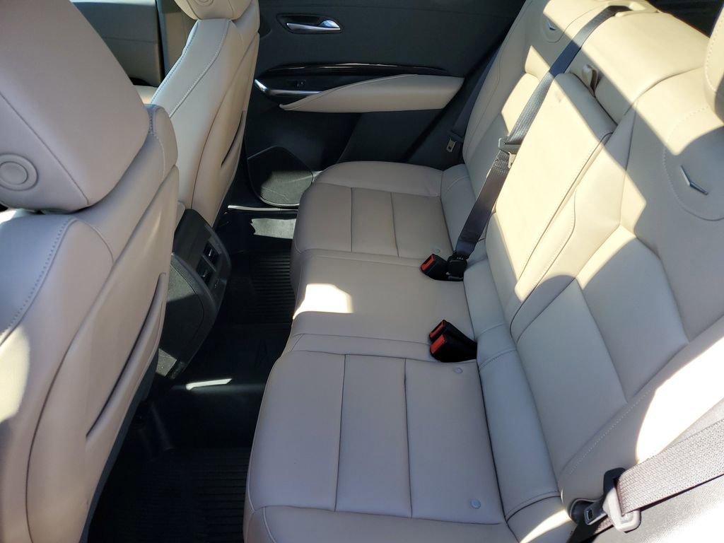 Used 2024 Cadillac XT4 Luxury w/ Cold Weather Package AWD/4WD image 25