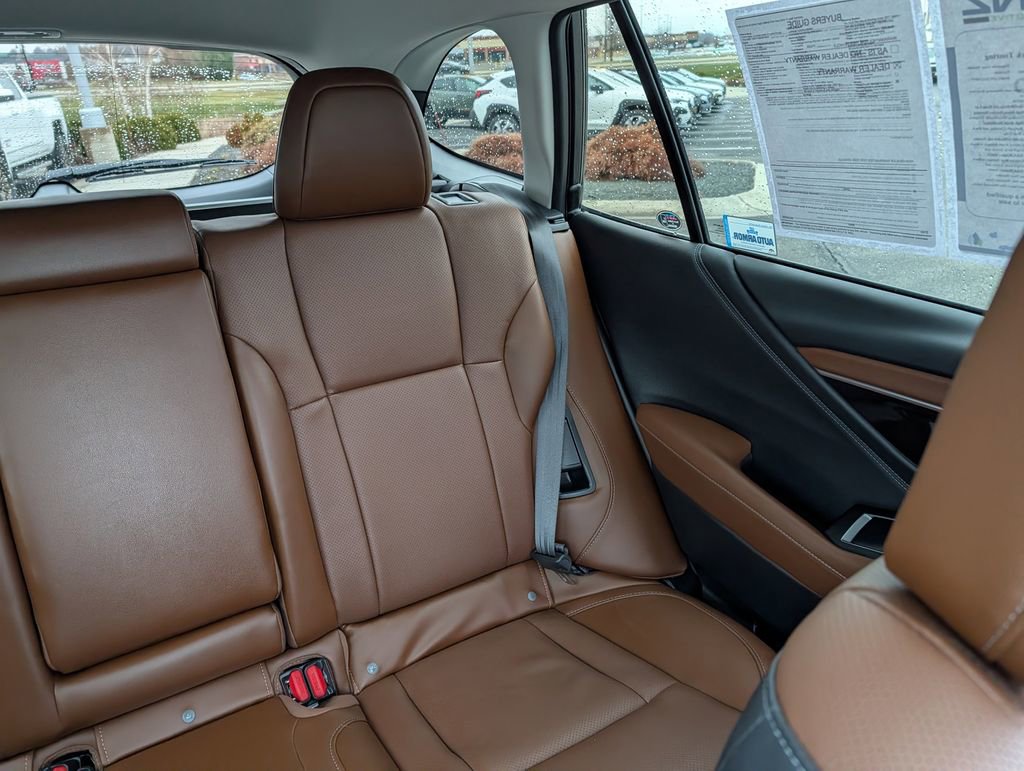 Used 2025 Subaru Outback Touring AWD/4WD image 14