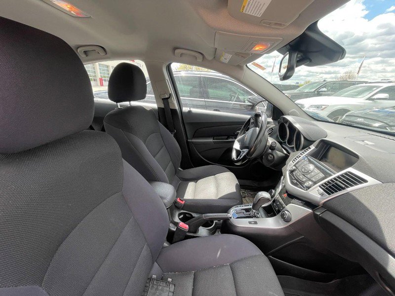 Used 2013 Chevrolet Cruze LT FWD image 3