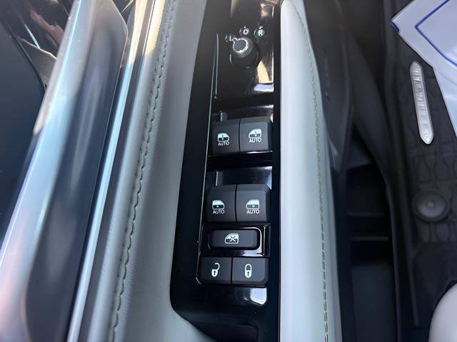 Used 2024 Jeep Wagoneer Series II w/ Premium Group I AWD/4WD image 18