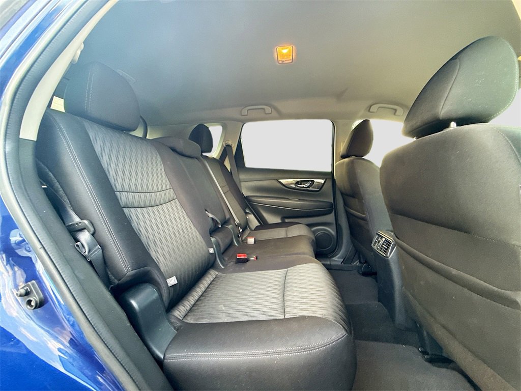 Used 2018 Nissan Rogue SV image 27