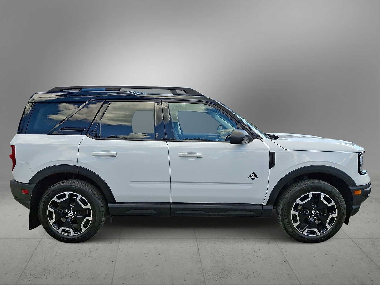 Used 2022 Ford Bronco Sport Outer Banks w/ Tech Package AWD/4WD image 9