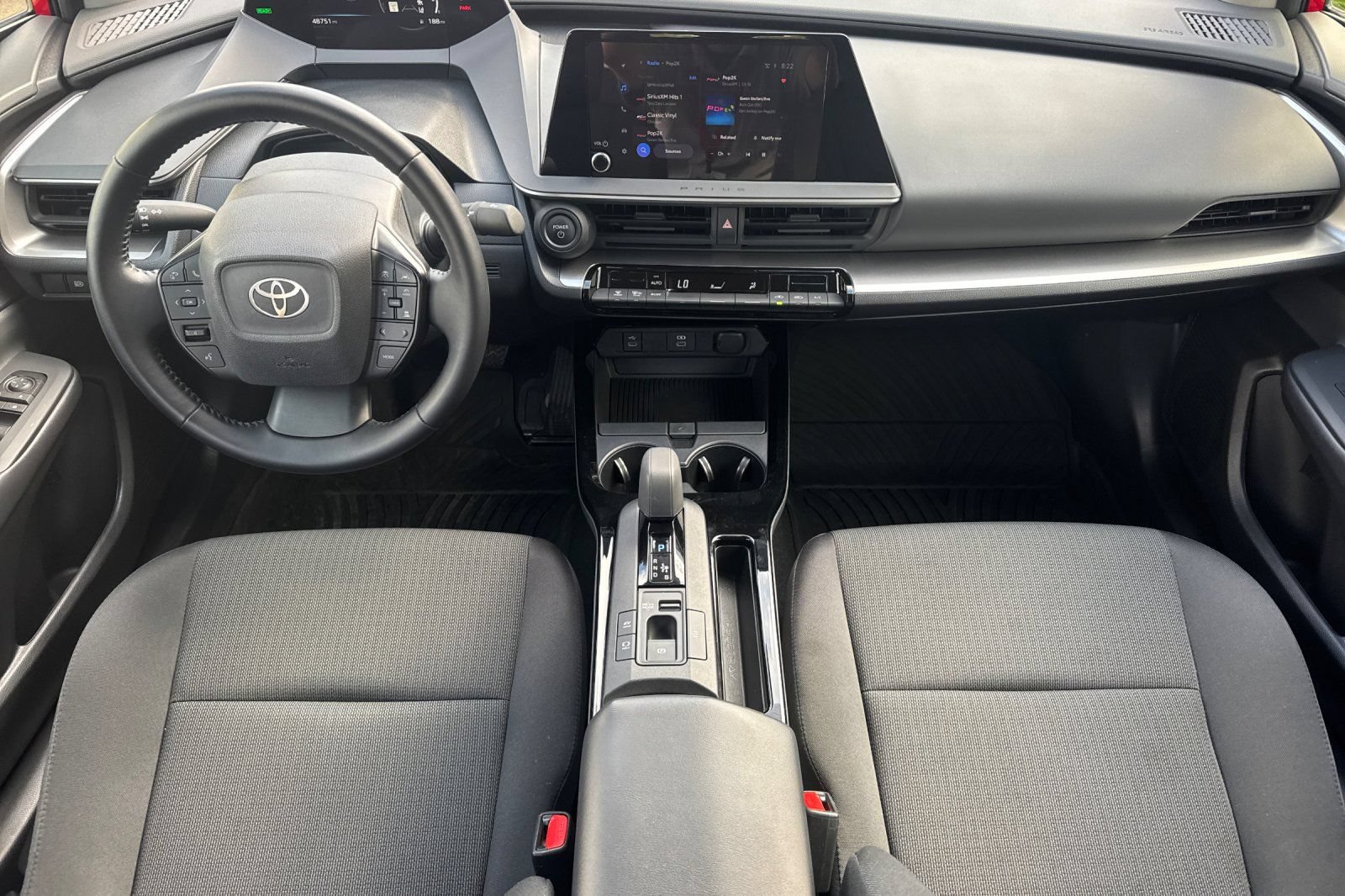 Certified 2025 Toyota Prius LE FWD image 15