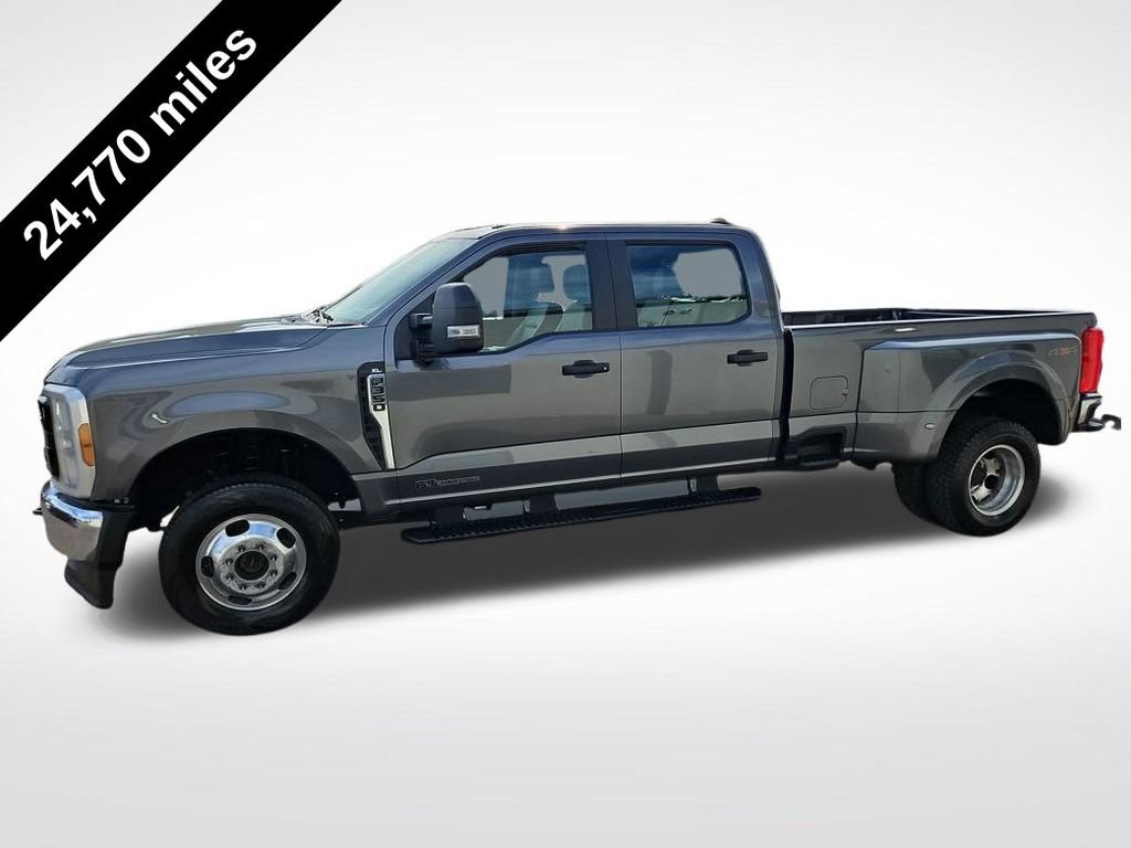 Used 2023 Ford F350 XL w/ 360-Degree Camera Package AWD/4WD image 3