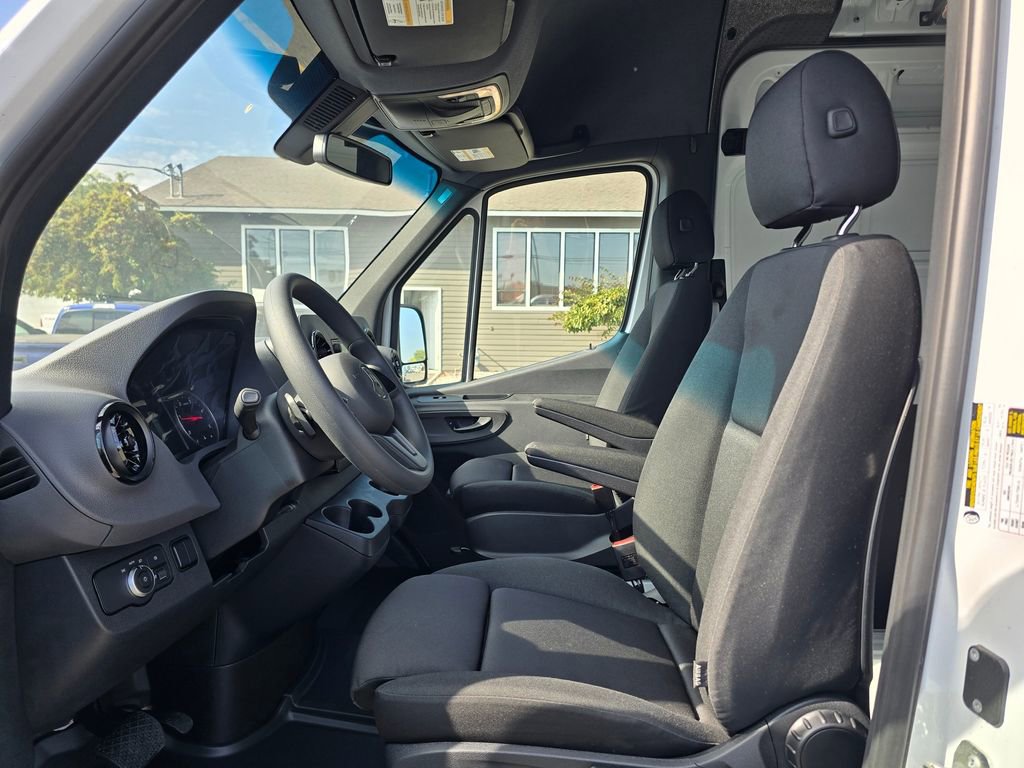Used 2024 Mercedes-Benz Sprinter 144 Cargo image 21