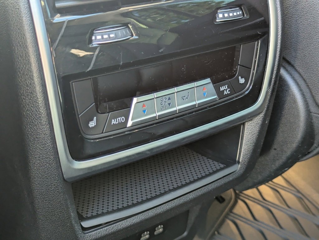 Used 2020 BMW X7 xDrive40i w/ Cold Weather Package image 27