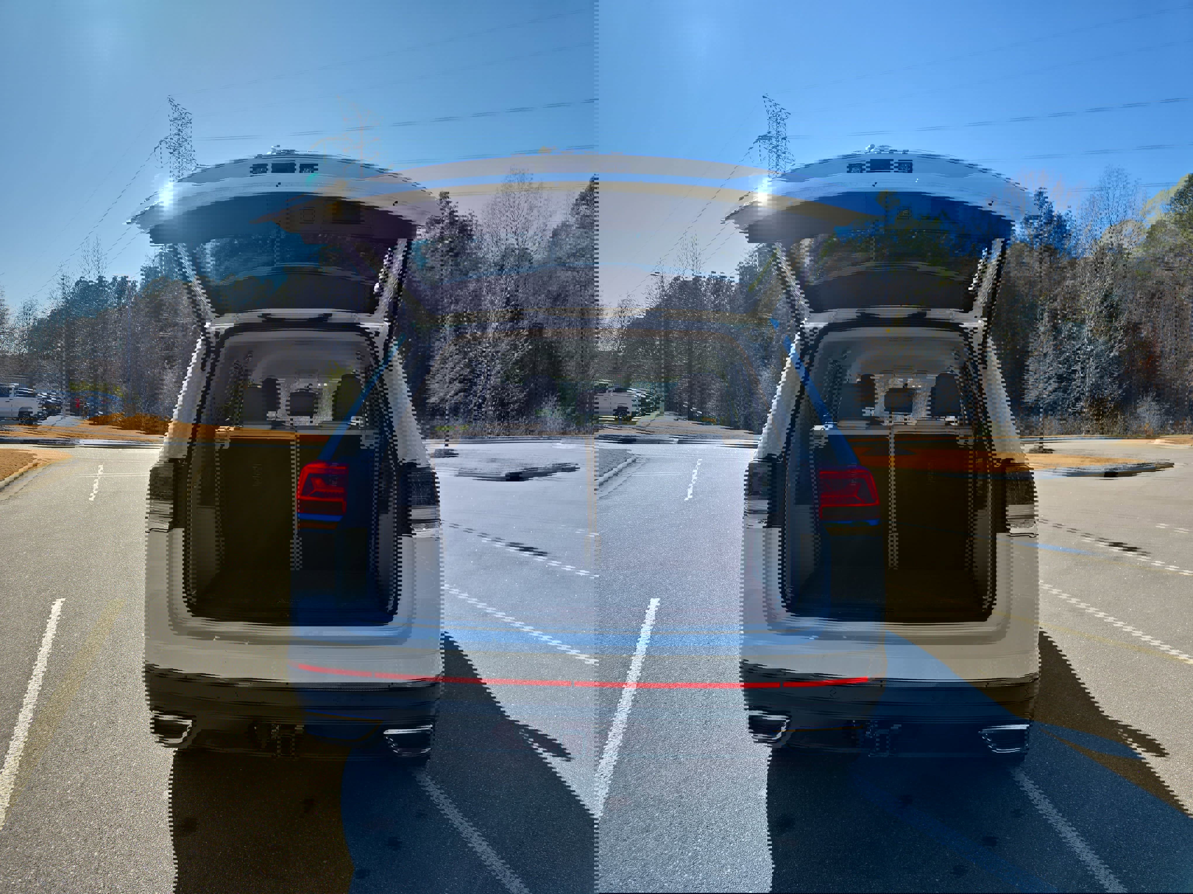 Used 2023 Volkswagen Atlas SE image 12