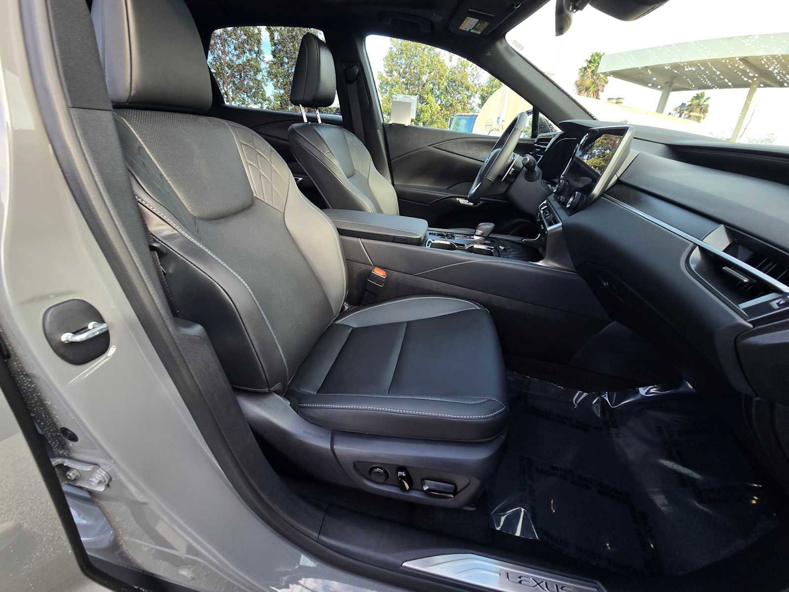 Certified 2026 Lexus RX 350h w/ Convenience Package image 11