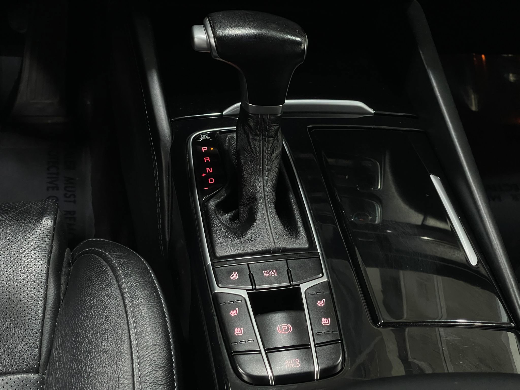 Used 2018 Kia Cadenza Technology image 31