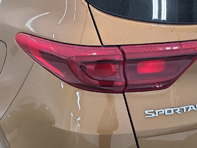 Used 2020 Kia Sportage EX w/ Option Group 15 AWD/4WD image 32