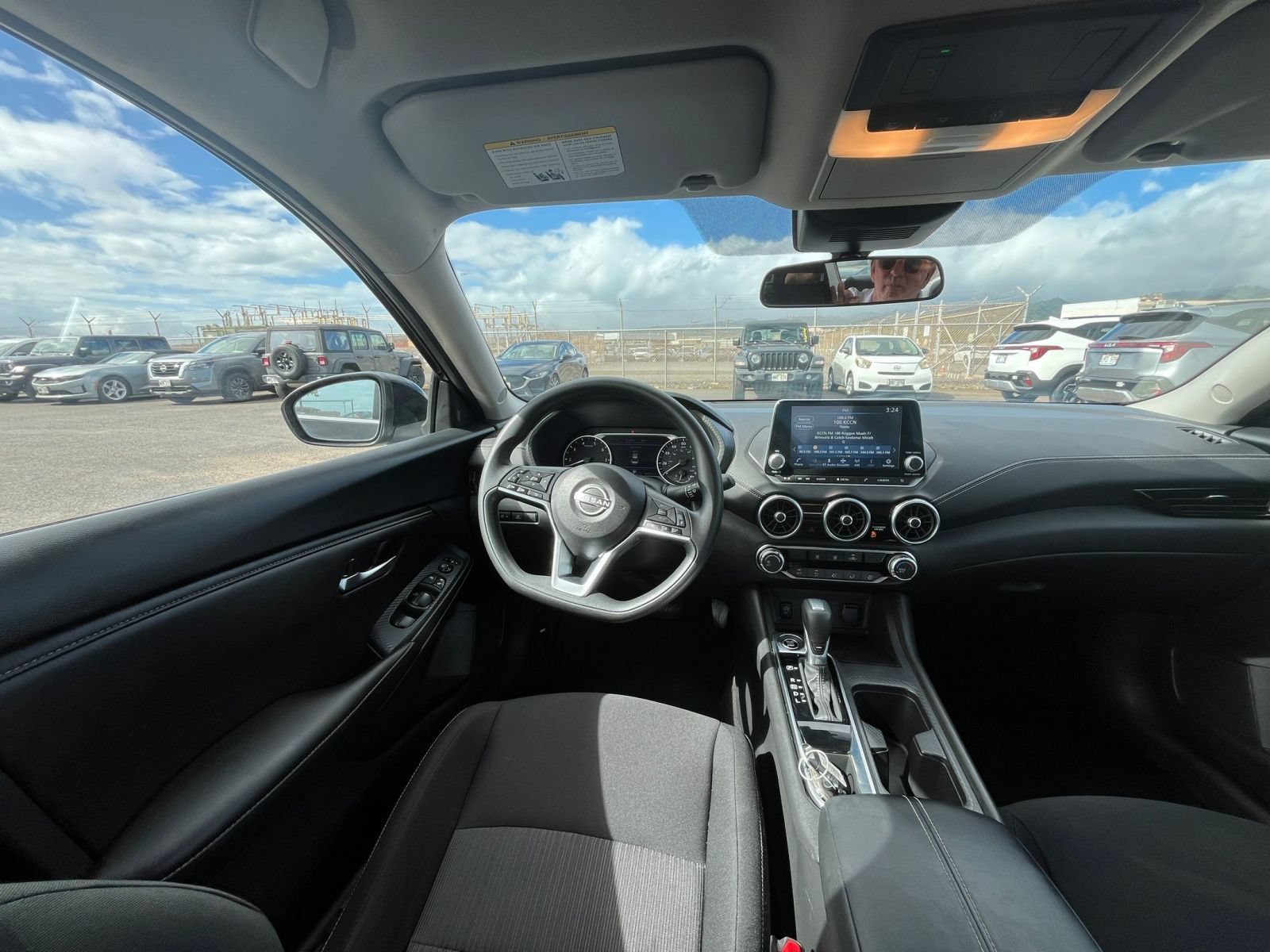 Used 2025 Nissan Sentra SV FWD image 31