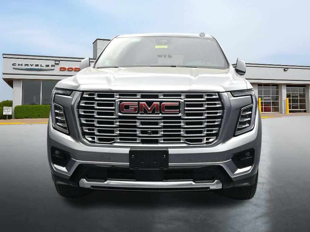 Used 2025 GMC Yukon XL Denali AWD/4WD image 8