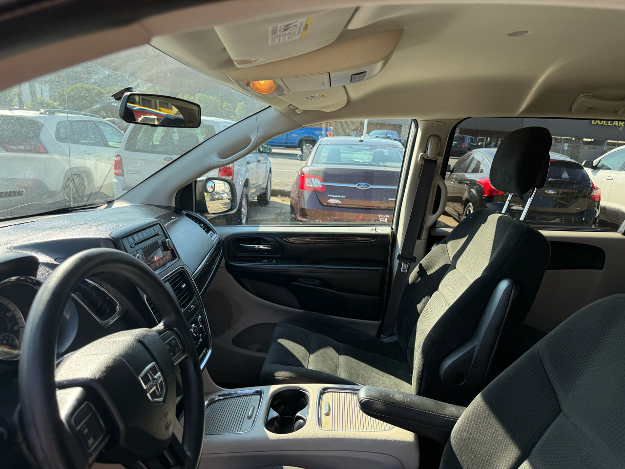 Used 2016 Dodge Grand Caravan SXT image 23