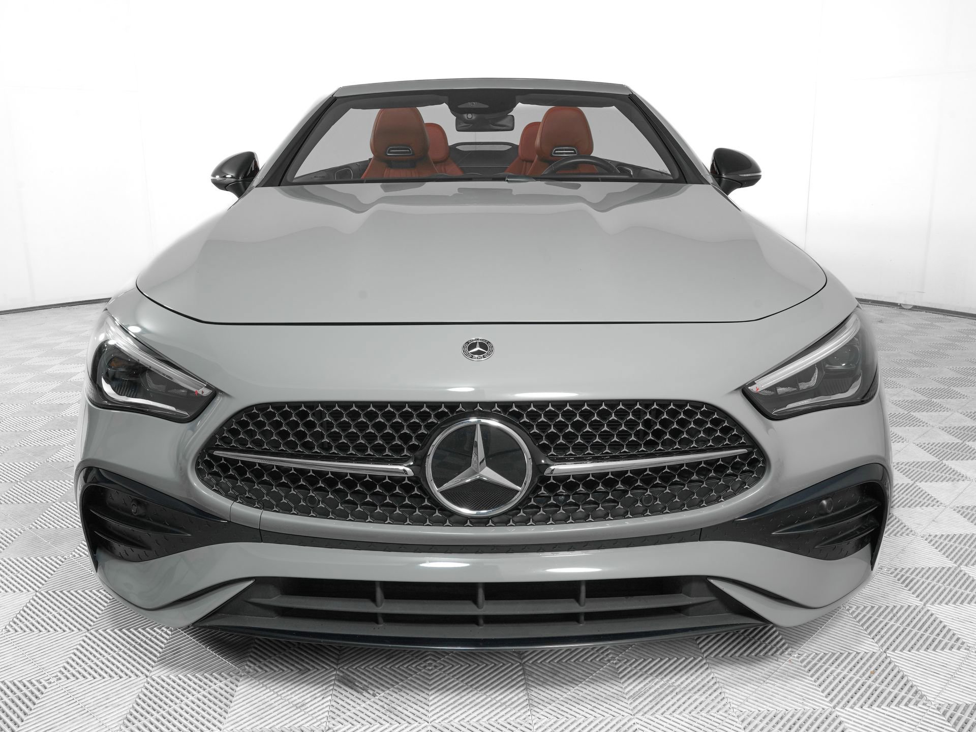 Used 2024 Mercedes-Benz CLE 300 4MATIC Cabriolet image 2