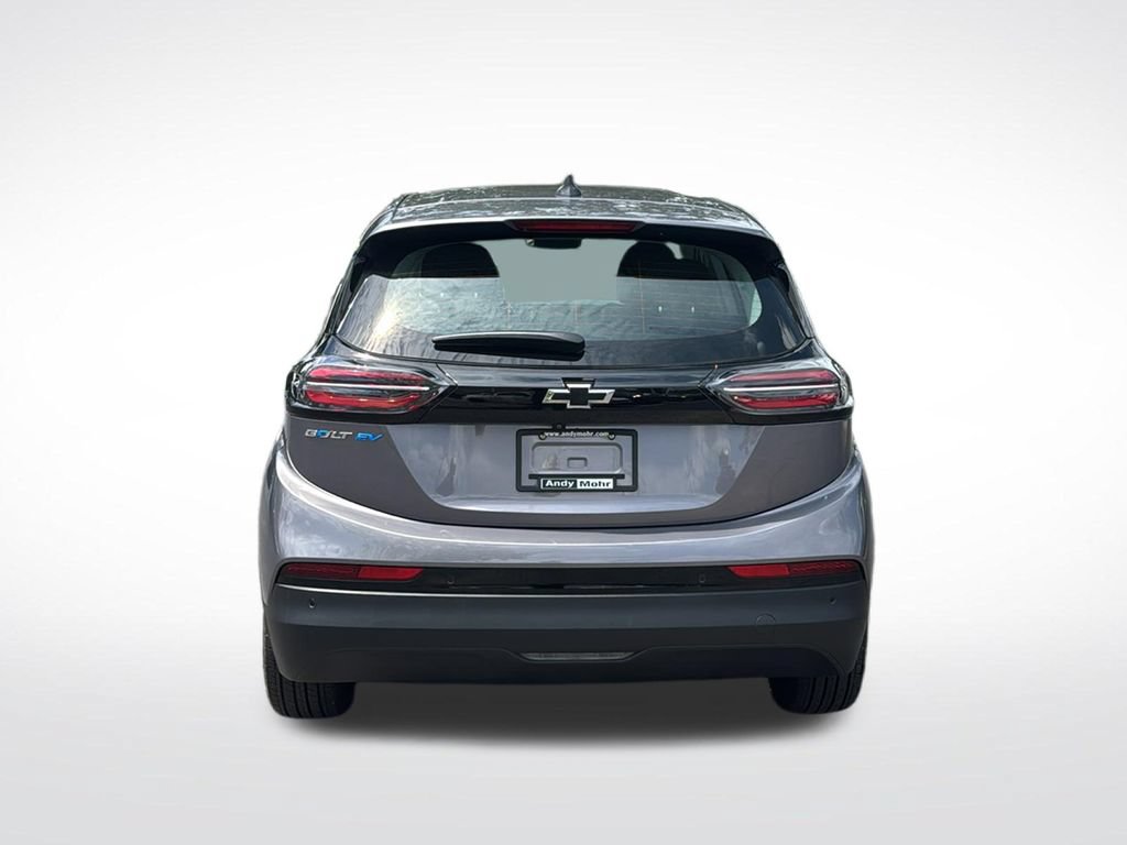 Used 2023 Chevrolet Bolt LT w/ Infotainment Package FWD image 6