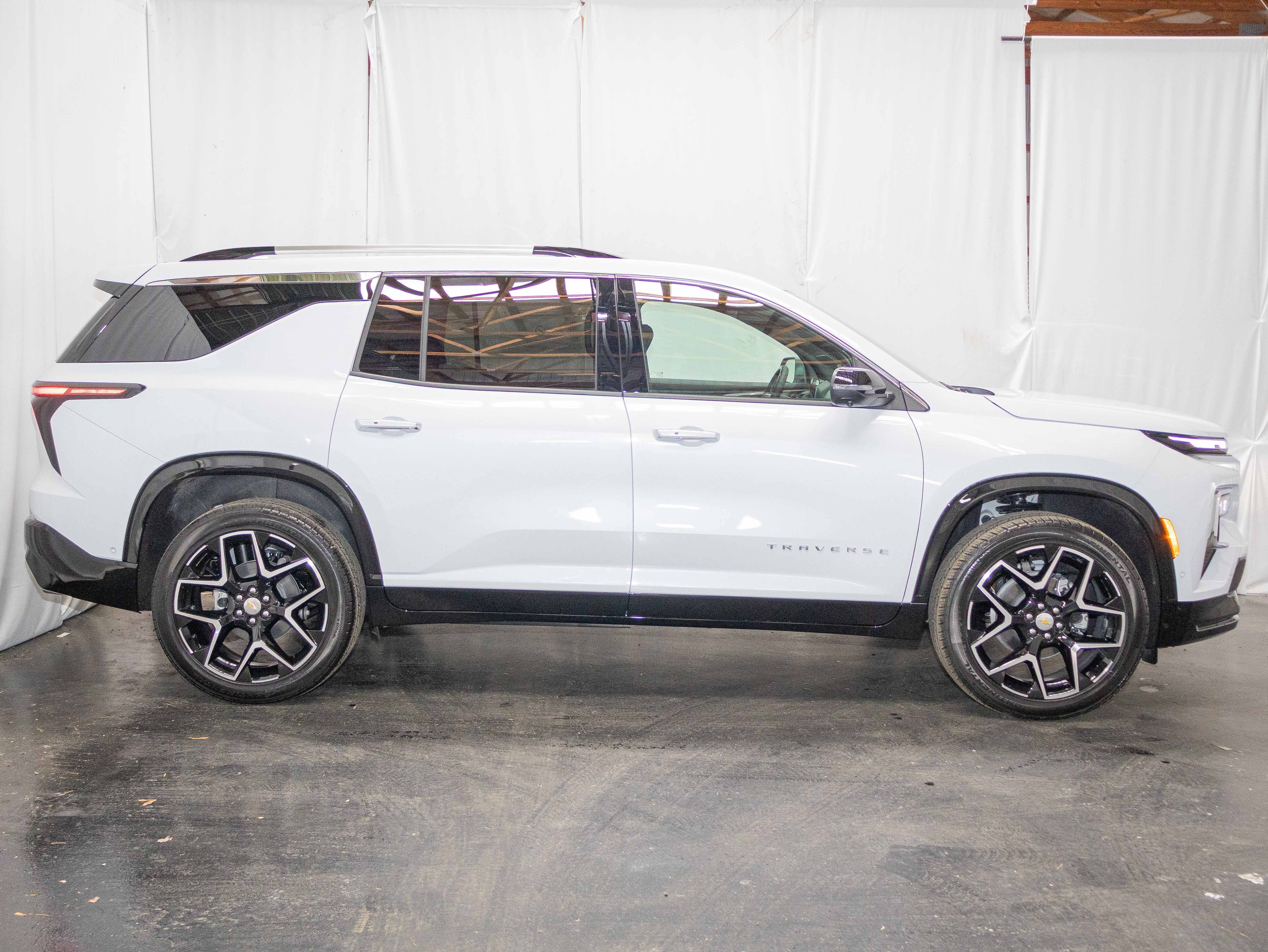 New 2026 Chevrolet Traverse High Country FWD image 5