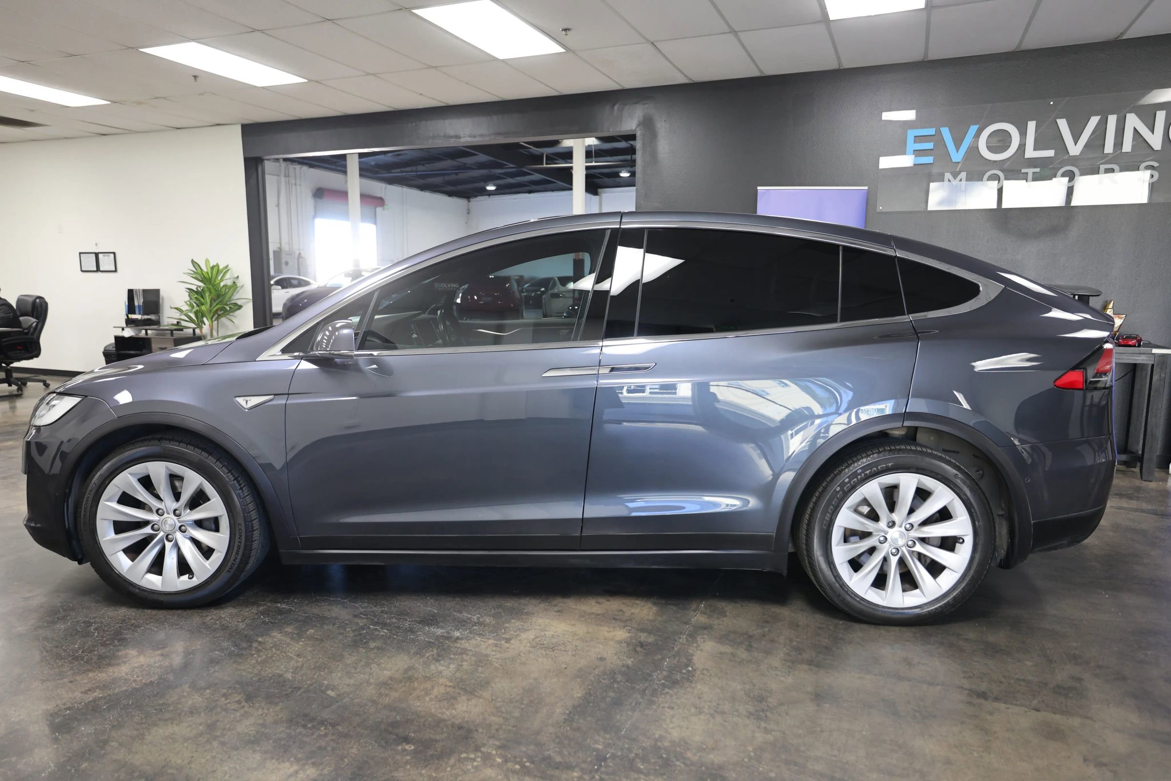 Used 2016 Tesla Model X 90D image 10