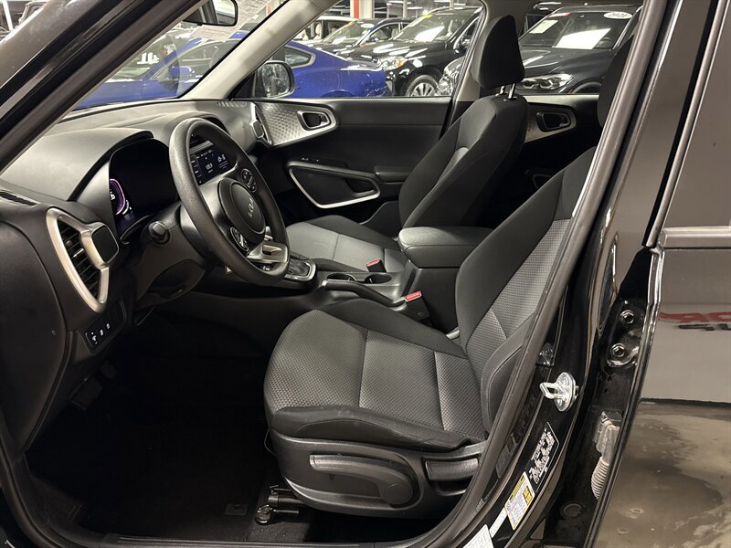 Used 2024 Kia Soul LX w/ Option Group 015 image 18