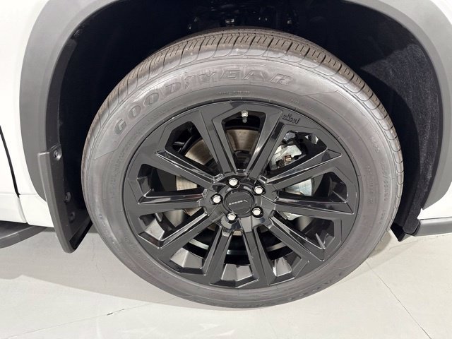 New 2026 Toyota Highlander Limited AWD/4WD image 13