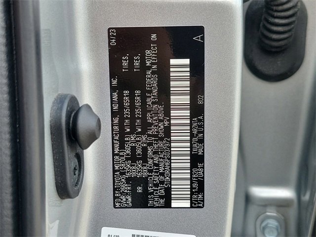 Used 2023 Toyota Highlander LE image 33