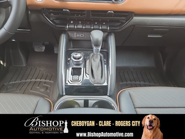 Used 2024 GMC Canyon AT4 w/ AT4 Premium Package AWD/4WD image 23