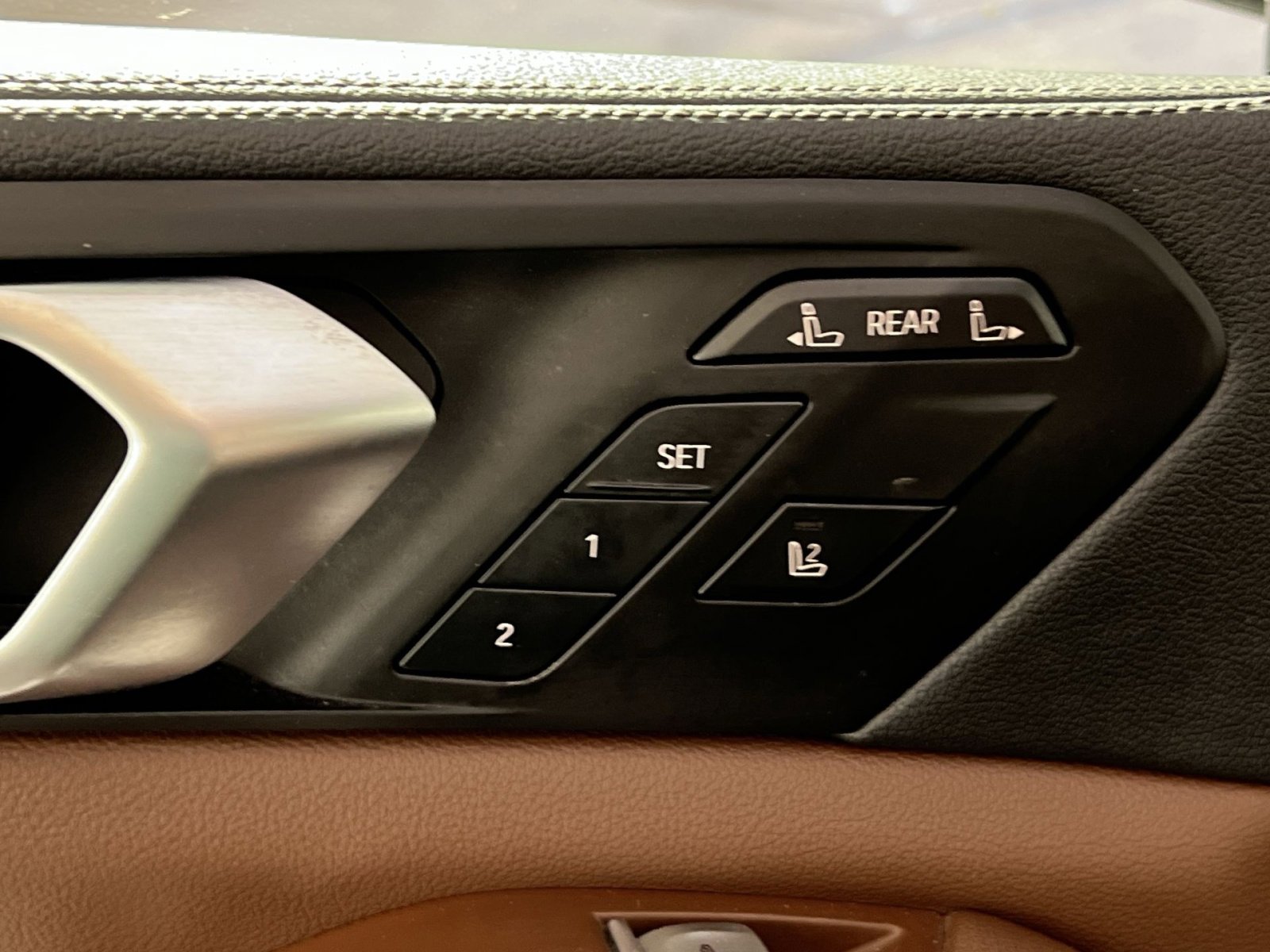 Used 2022 BMW X7 xDrive40i w/ M Sport Package image 33