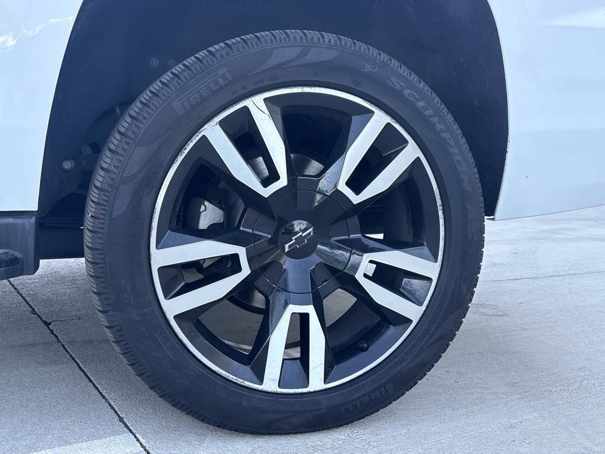 Used 2020 Chevrolet Tahoe Premier w/ RST 6.2L Performance Edition image 9