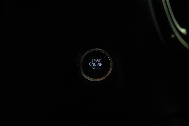Used 2023 Volvo XC40 B4 Ultimate FWD image 20