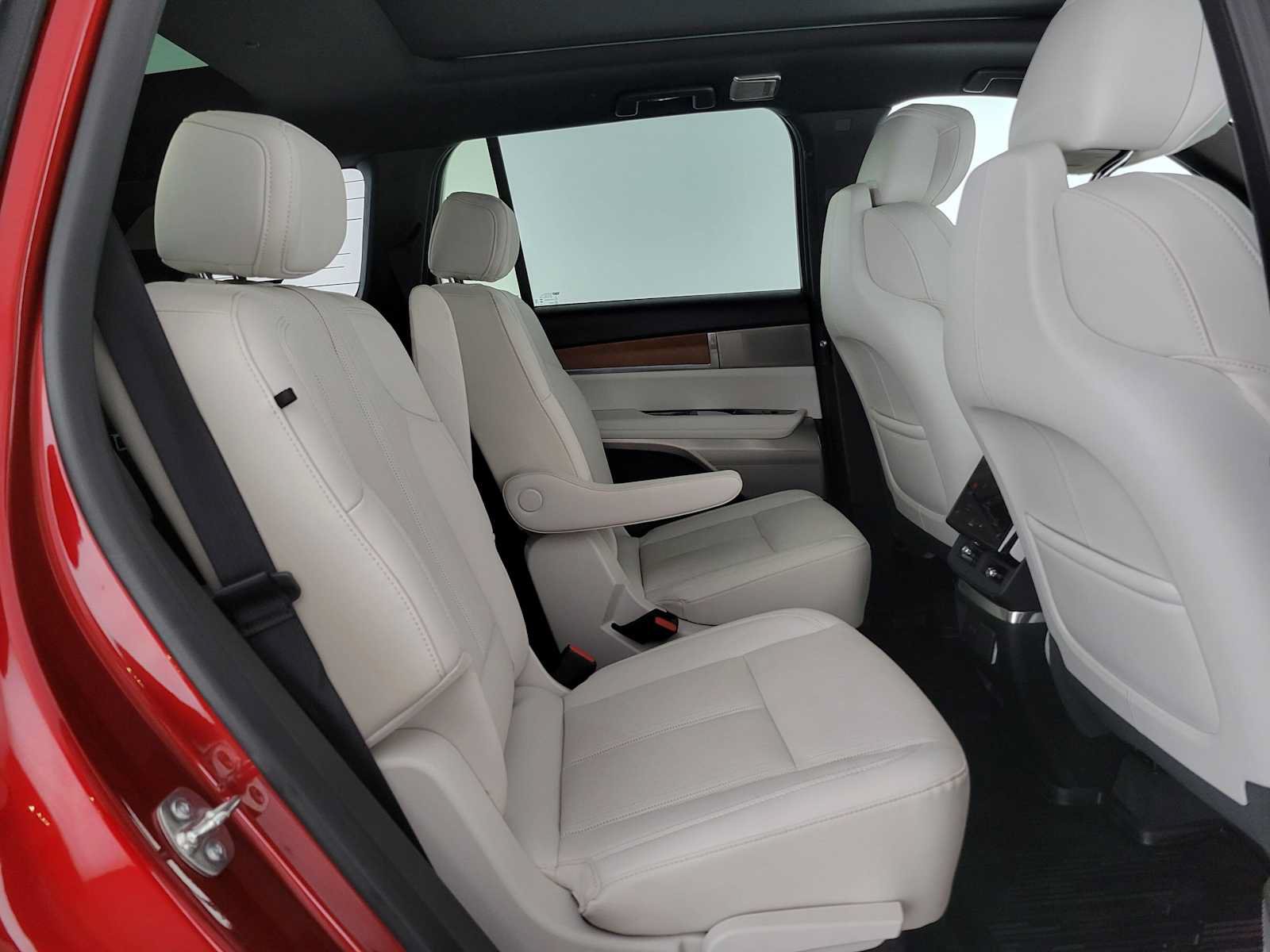 Used 2026 Cadillac Vistiq Sport w/ LPO, Floor Liner Package AWD/4WD image 12