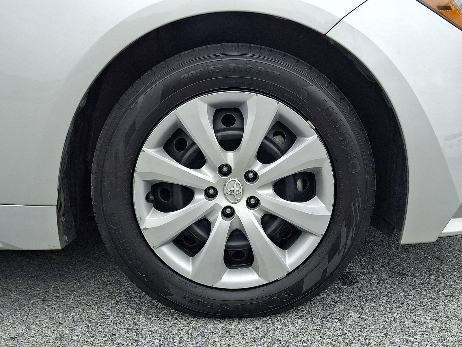 Used 2023 Toyota Corolla LE FWD image 9