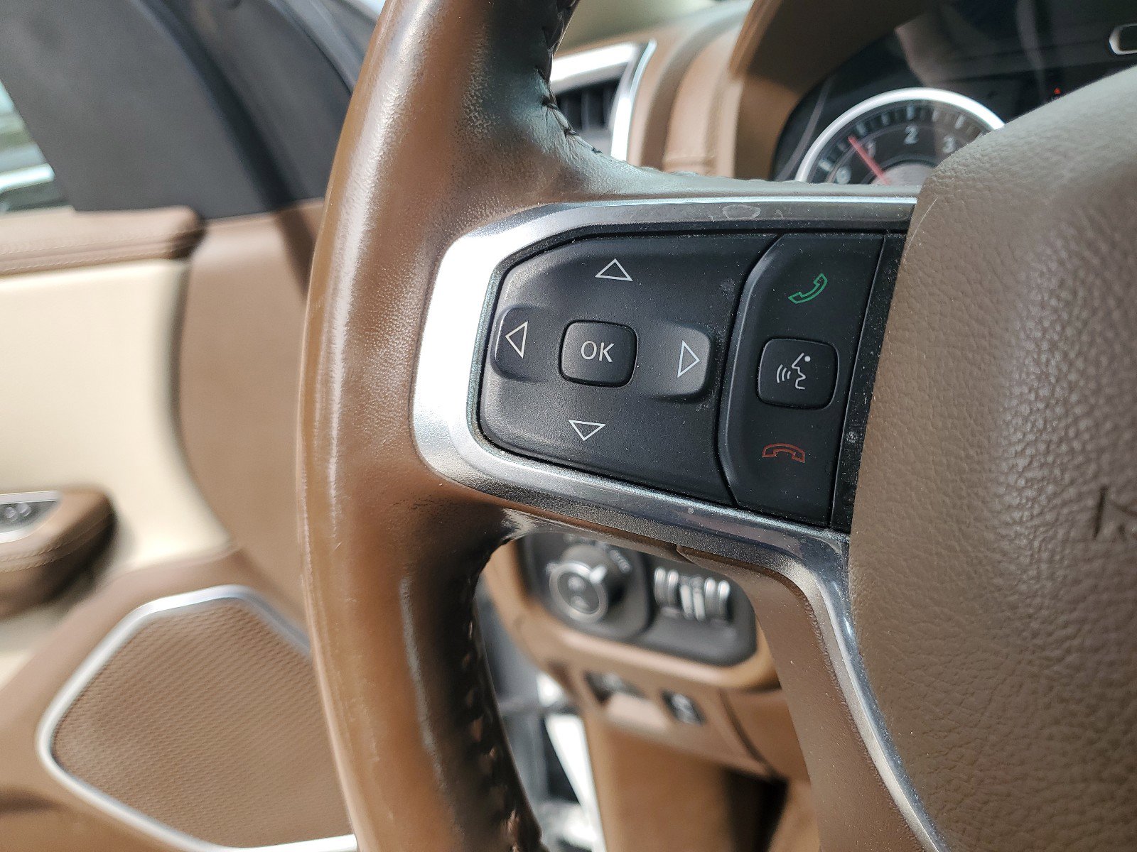 Used 2021 RAM 1500 Laramie AWD/4WD image 28