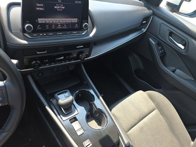 Used 2025 Nissan Rogue SV FWD image 21