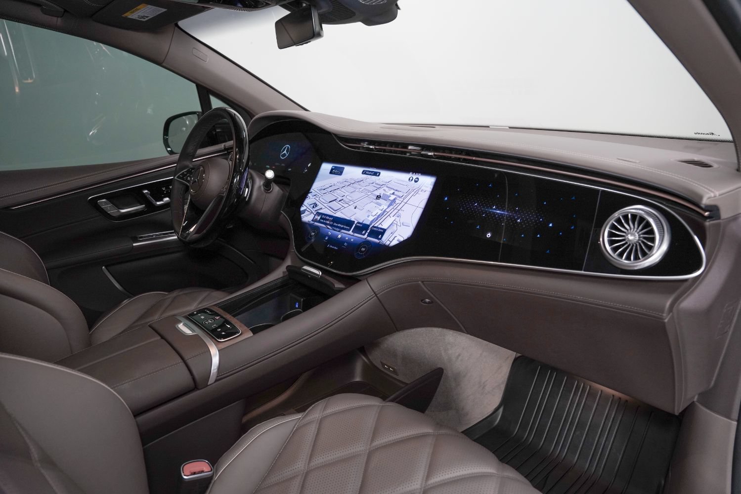 Used 2025 Mercedes-Benz Maybach EQS 680 4MATIC image 29